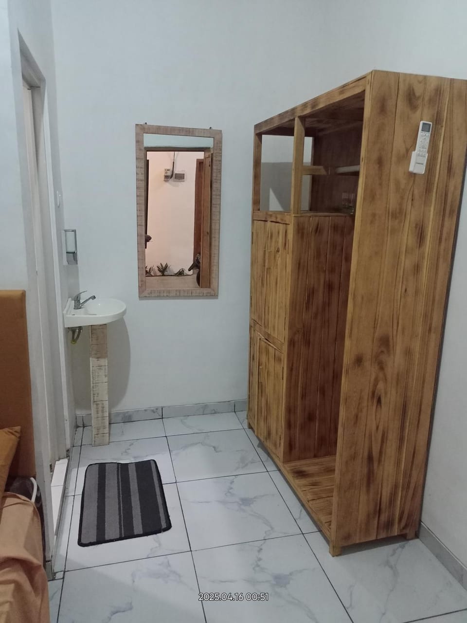 Bathroom, wardrobe
