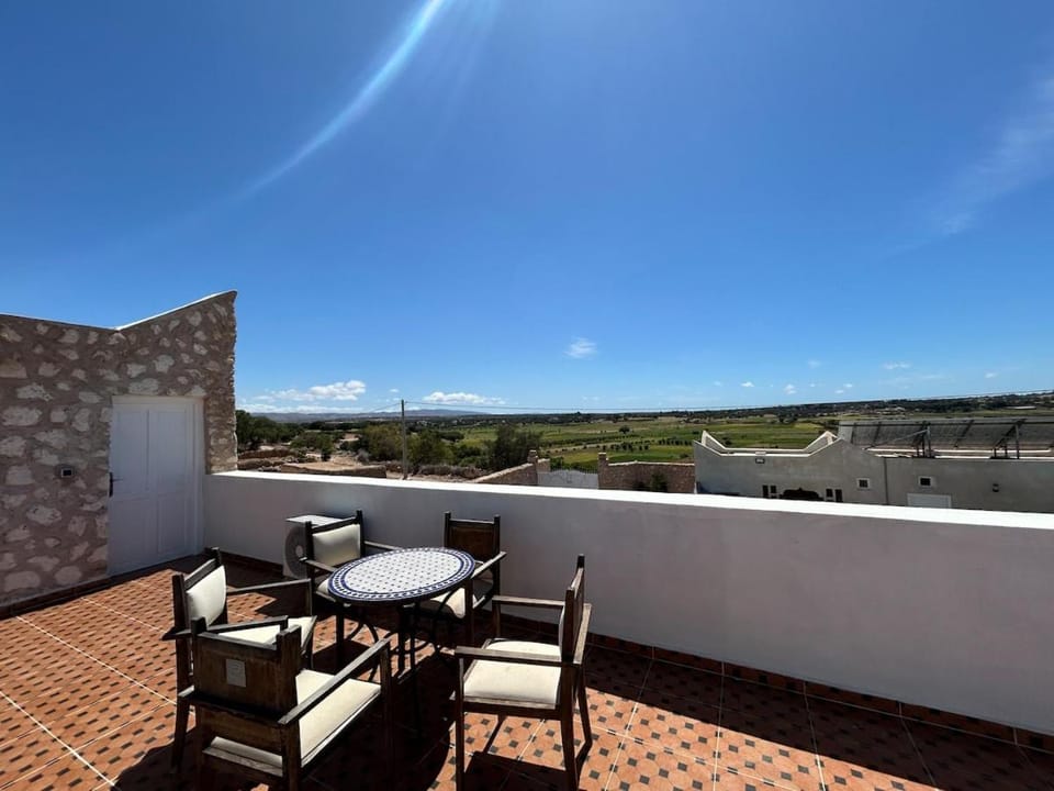 Patio, Day, Natural landscape, View (from property/room), Balcony/Terrace, Dining area