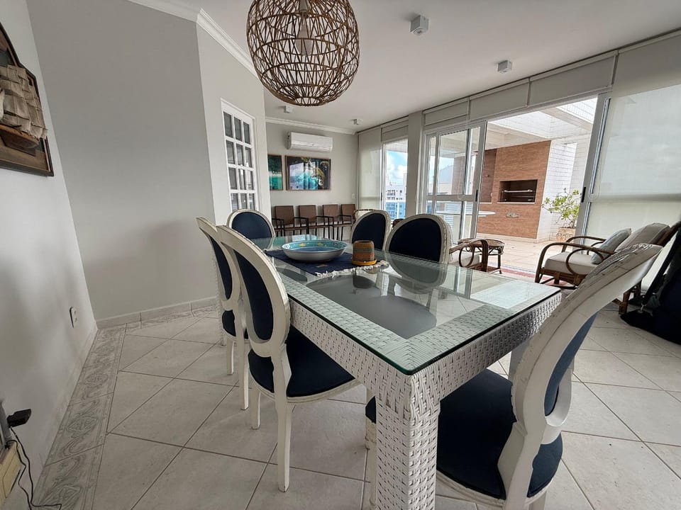 Penthouse with Private Pool and Sea View Apartment in Bertioga