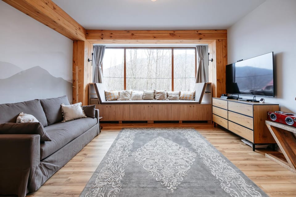 TV and multimedia, Living room, Seating area