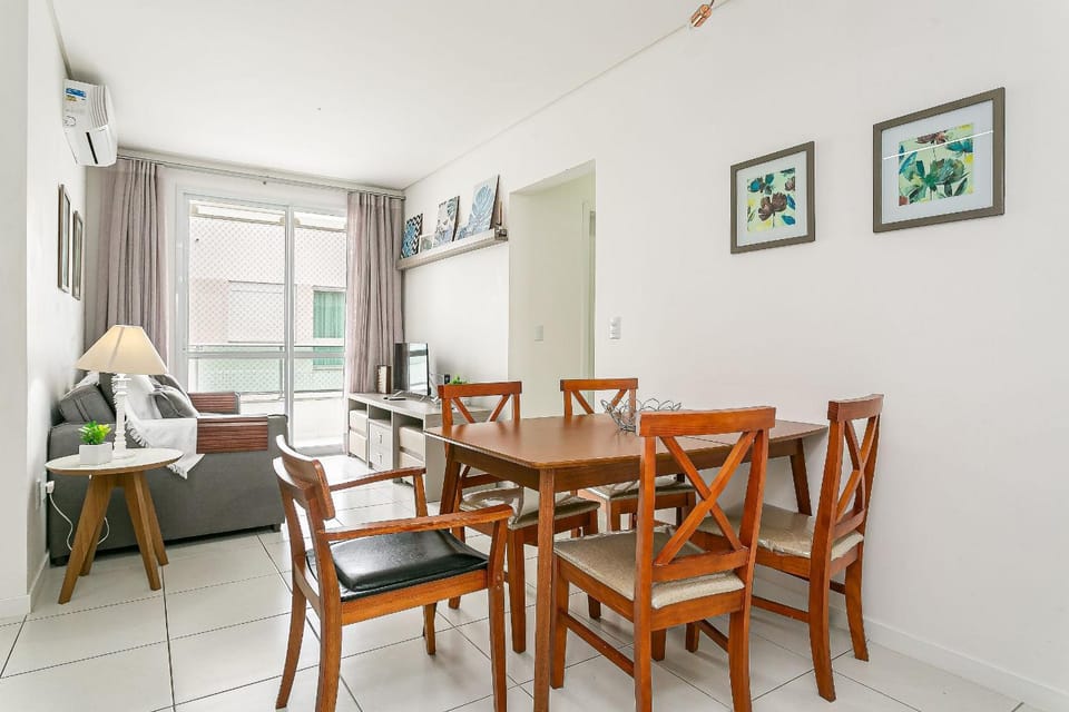 Living room, Dining area, air conditioner