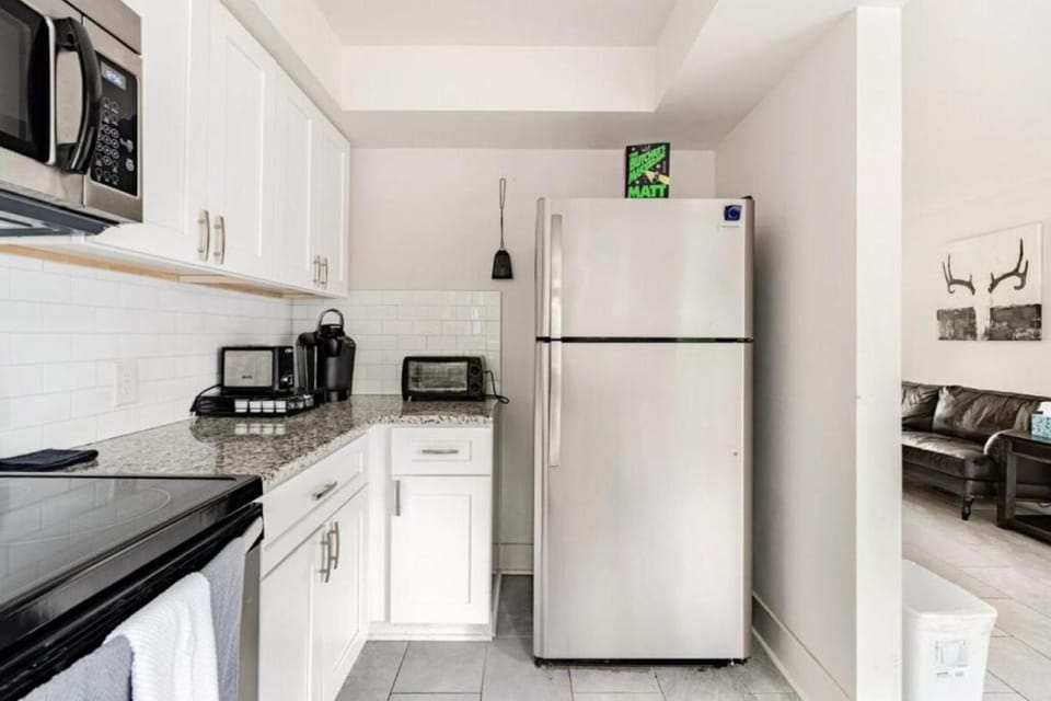Kitchen or kitchenette, dishwasher, oven, pet friendly, stove, toaster