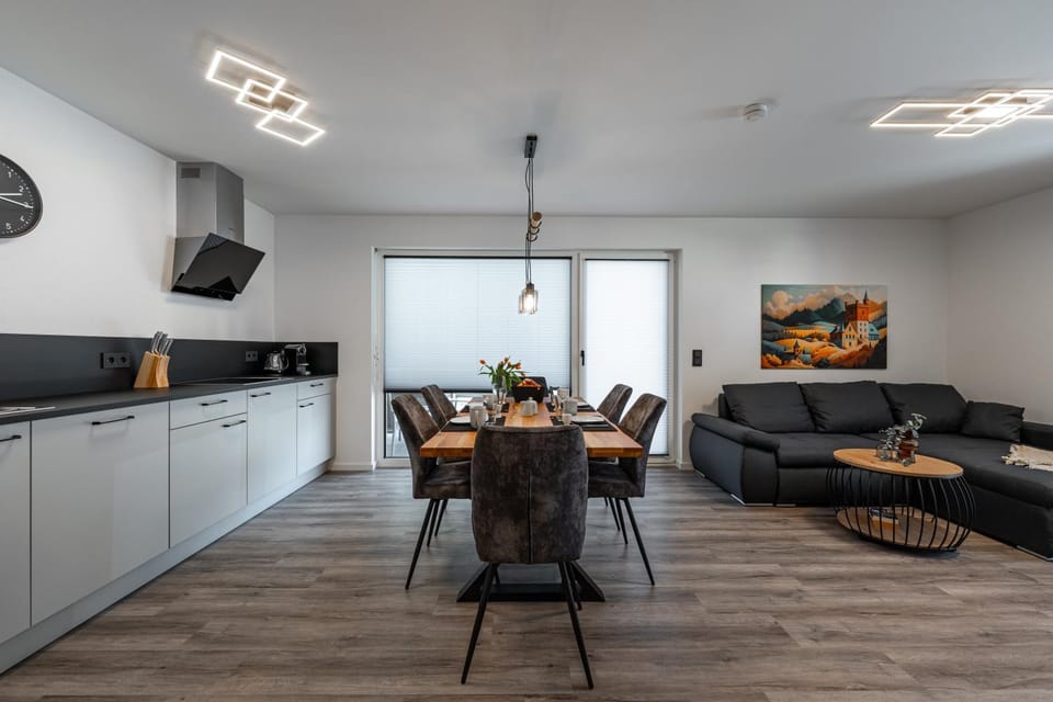 Balcony/Terrace, Kitchen or kitchenette, Living room, Dining area, dishwasher