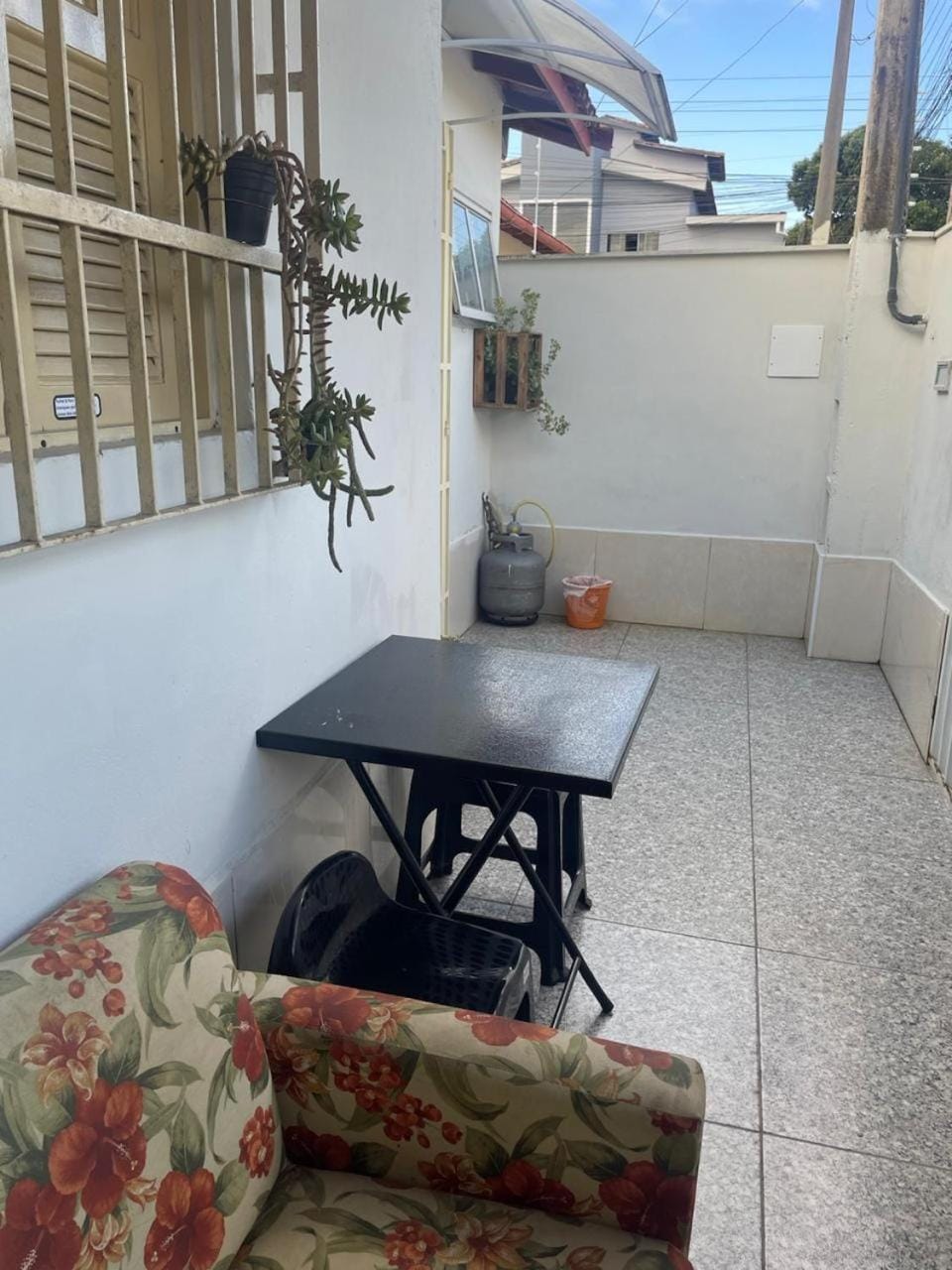 Aconchegante Kitnet na sede Aracruz 1 km do centro individual ótima logística lugar tranquilo Apartment in State of Espírito Santo, Brazil