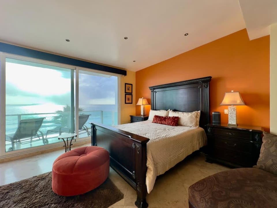 Oceanfront Villa 4BR 4 BA Real Mediterraneo House in Tijuana