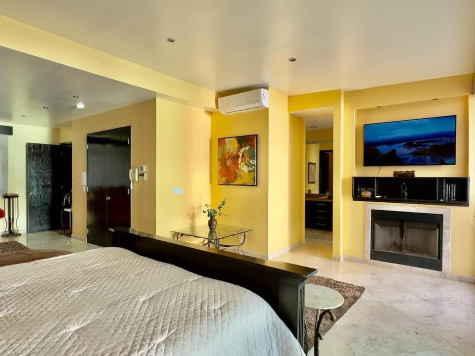 Oceanfront Villa 4BR 4 BA Real Mediterraneo House in Tijuana