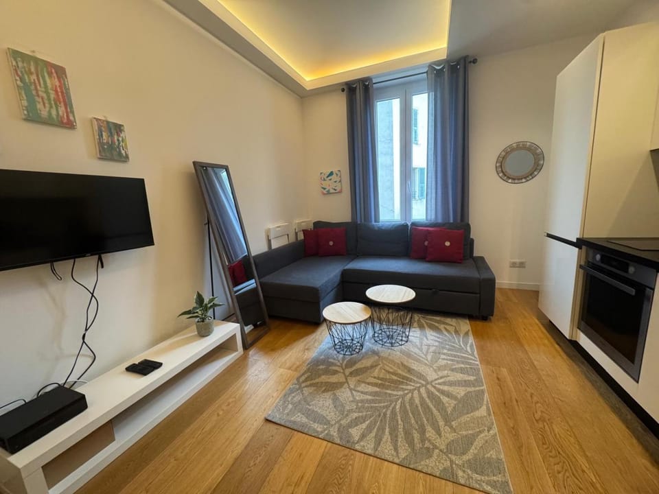 2P place massena Apartment in Nice