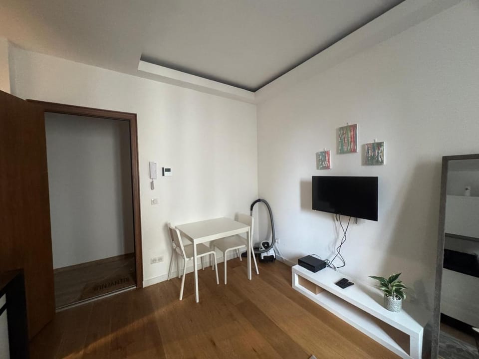 2P place massena Apartment in Nice