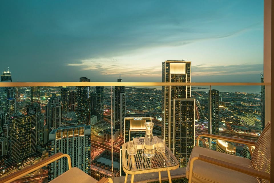 Great View from 63th Floor! Amazing Pool with Burj View! Grande Signature! Apartment in Dubai