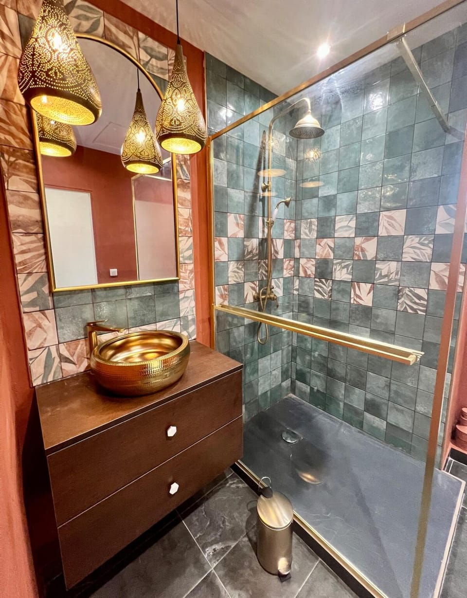 Shower, Toilet, Bathroom