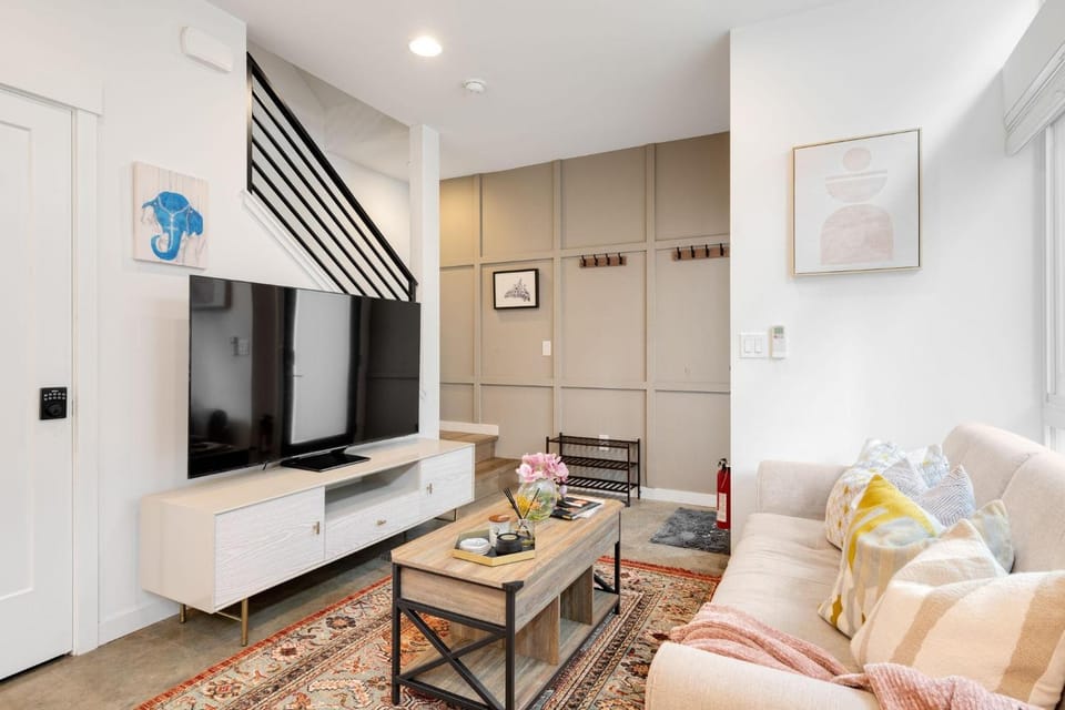 Perch - Capitol Luxe F House in Capitol Hill