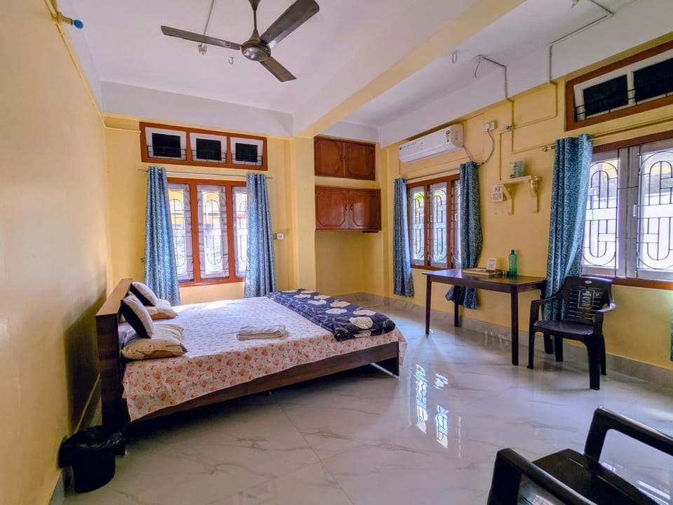 Bed, Photo of the whole room, Bedroom, air conditioner
