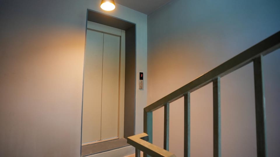 elevator, acessibility