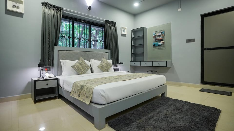 Bed, Photo of the whole room, Bedroom, air conditioner