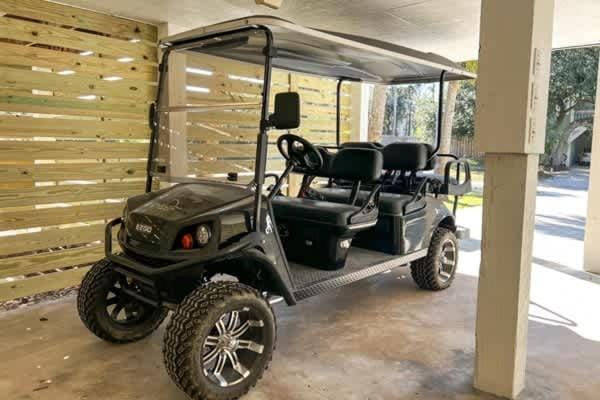 Golf Cart Private pool Bay and Beach Access Pet Friendly House in Saint George Island