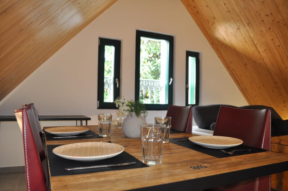 Food and drinks, Dining area