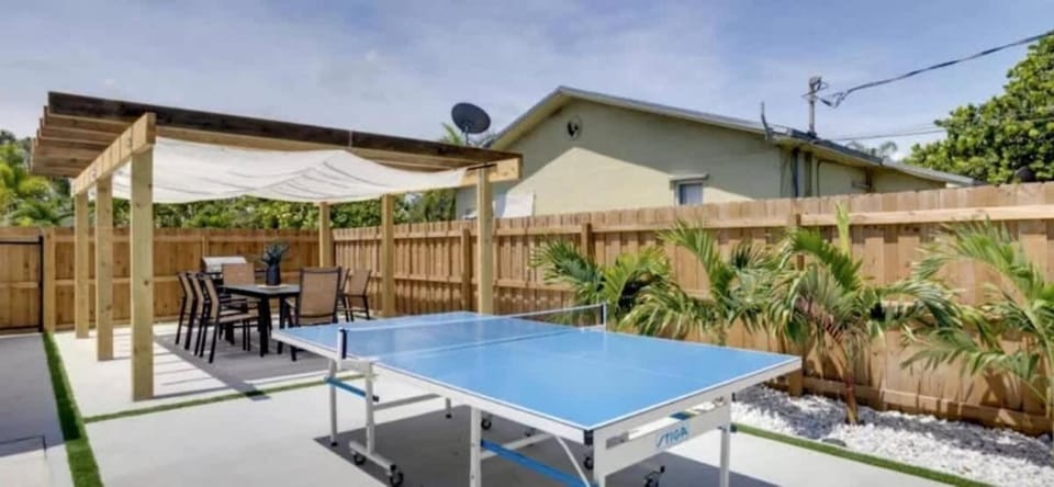 Lytle Palm Studio Apartment in West Palm Beach
