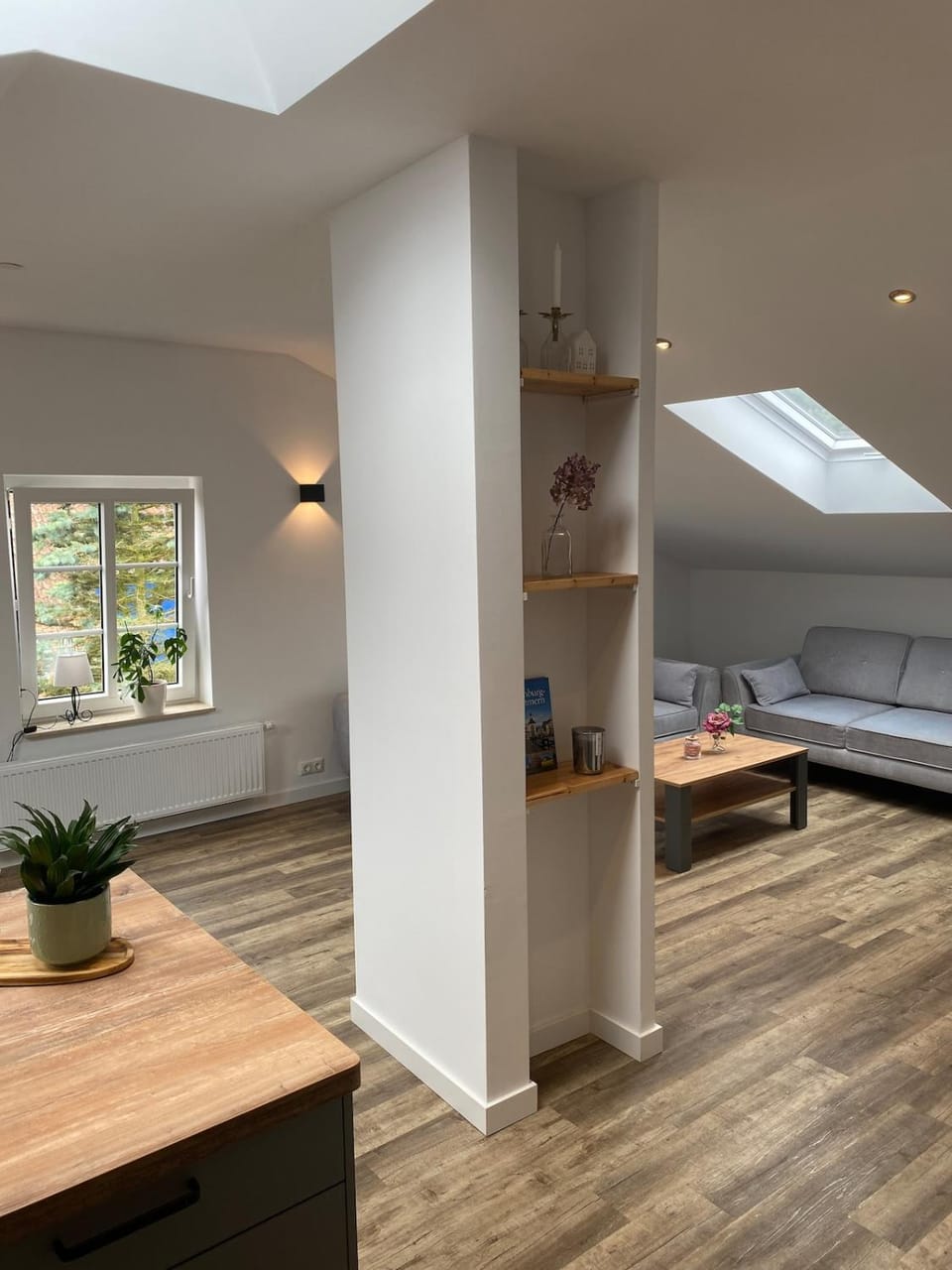 Living room, Photo of the whole room