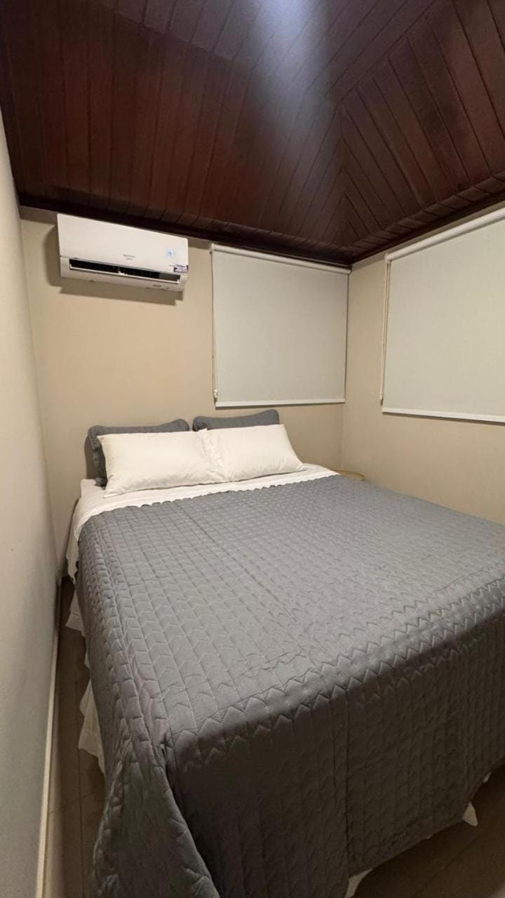 Bed, Bedroom, air conditioner