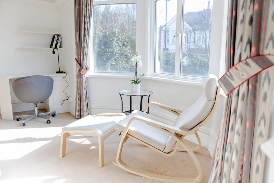 Lovely & Charming London House with Parking House in London Borough of Ealing