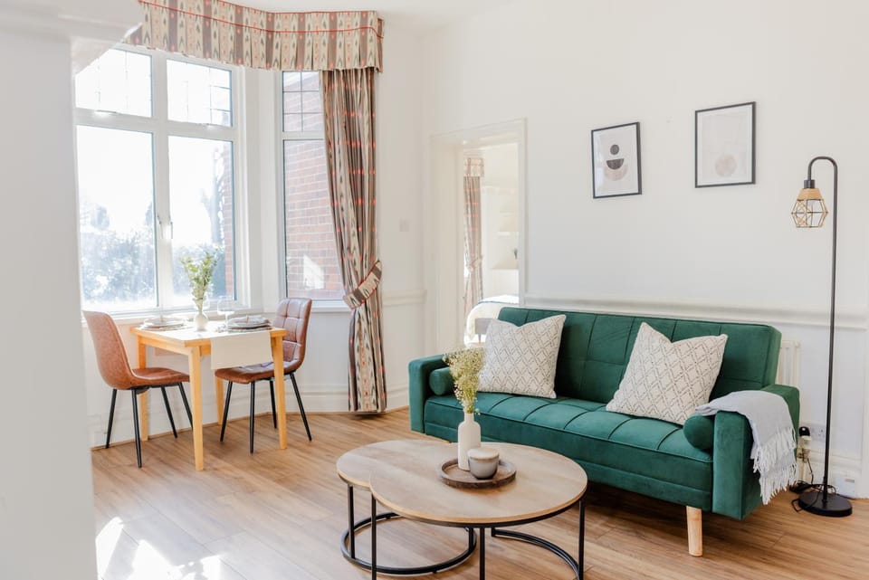 Communal lounge/ TV room