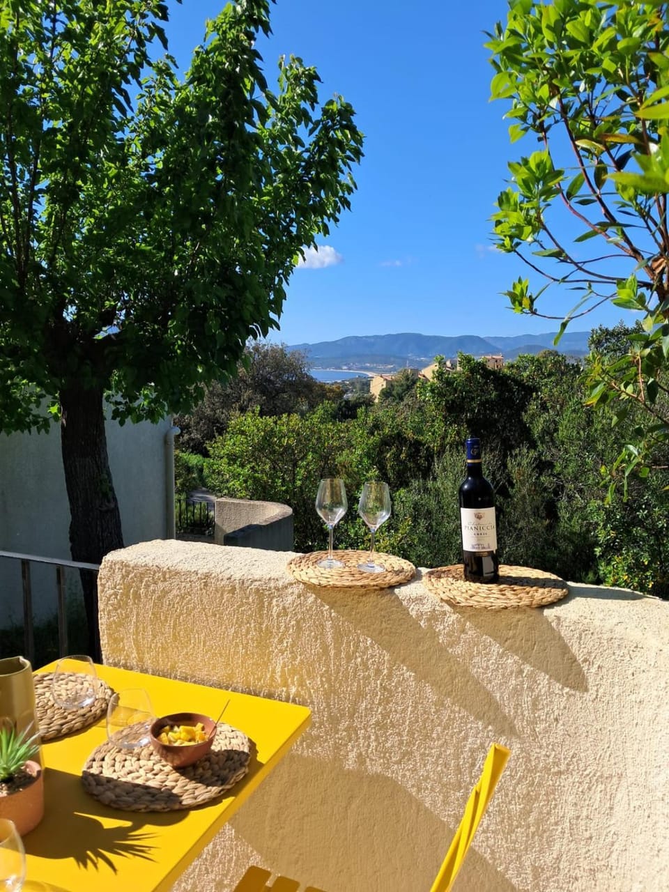 Mini villa cosy piscine, terrasse sans vis à vis proche plages Villa in Ajaccio