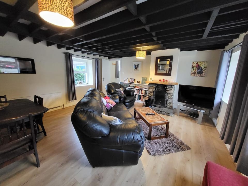 Communal lounge/ TV room, Living room, Evening entertainment