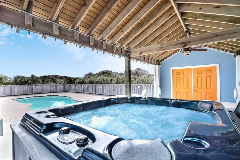 1350 - Heavenly Tides House in Corolla