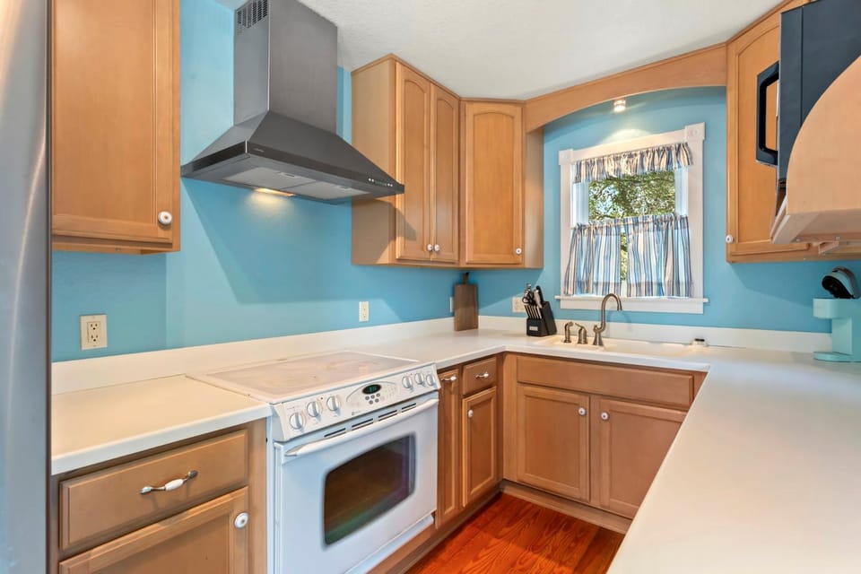 8608 - The Buccaneer at Lookout Station House in Frisco