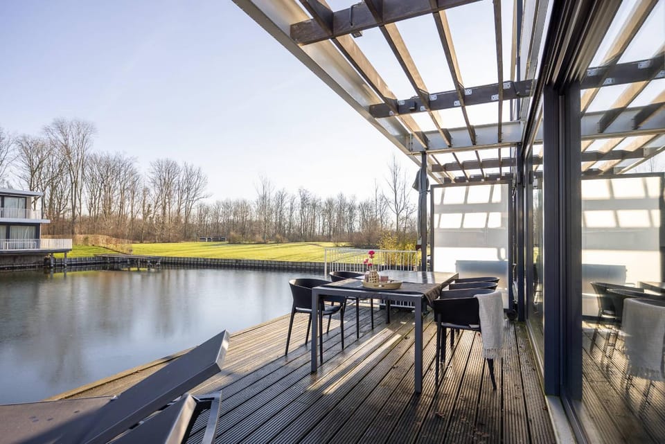 Hello Zeeland - Water Villa's Veerse Wende - with dog Villa in Zeeland, Netherlands