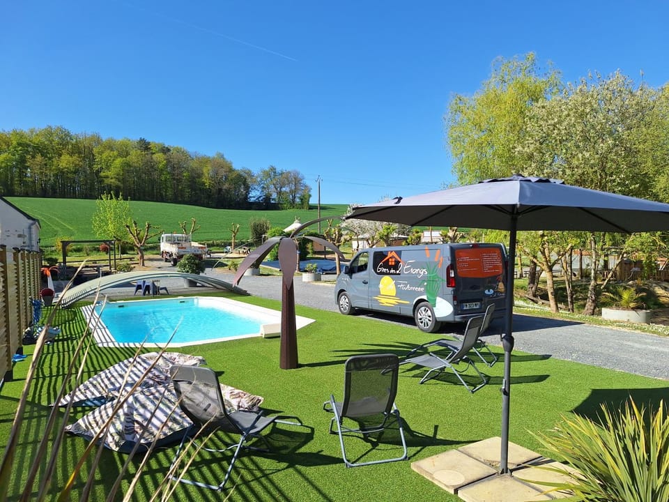 Natural landscape, Garden, Swimming pool, sunbed