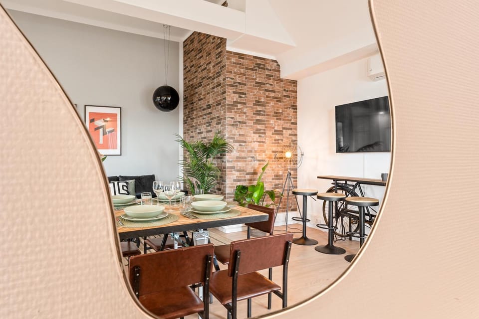 Communal lounge/ TV room, TV and multimedia, Living room, Seating area, Dining area, Evening entertainment