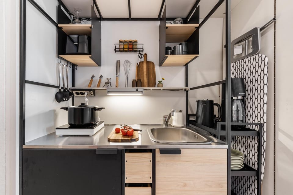 Coffee/tea facilities, Kitchen or kitchenette, minibar, stove, toaster