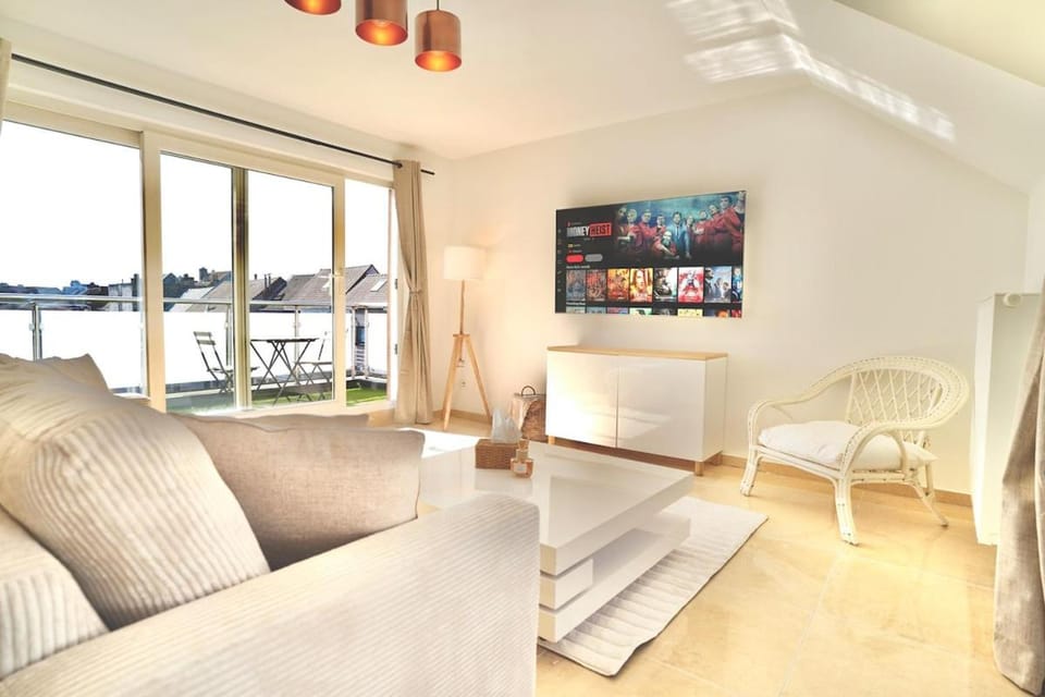 Penthouse with a Neo-Gothic Parish church view Apartment in Ghent