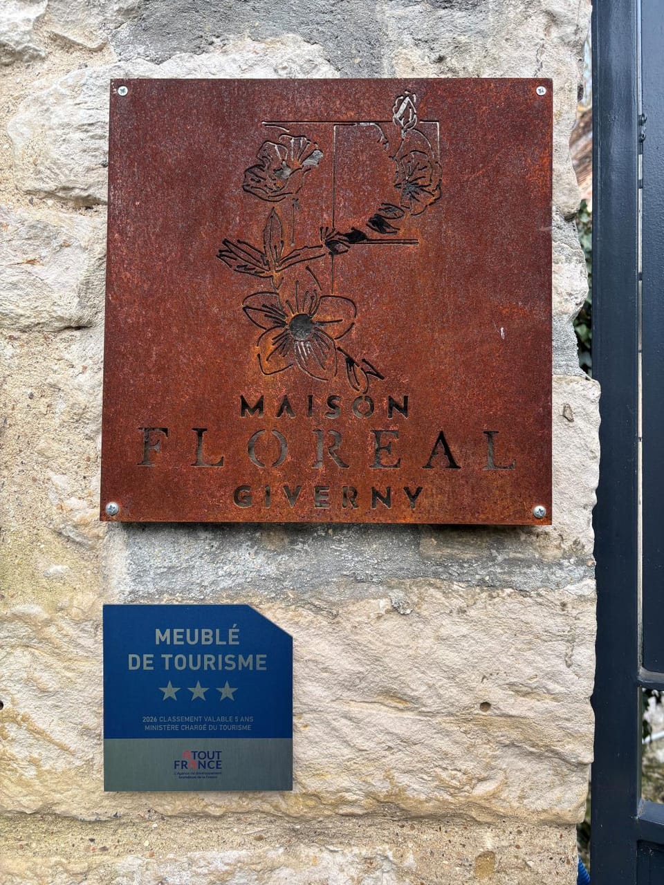 Logo/Certificate/Sign