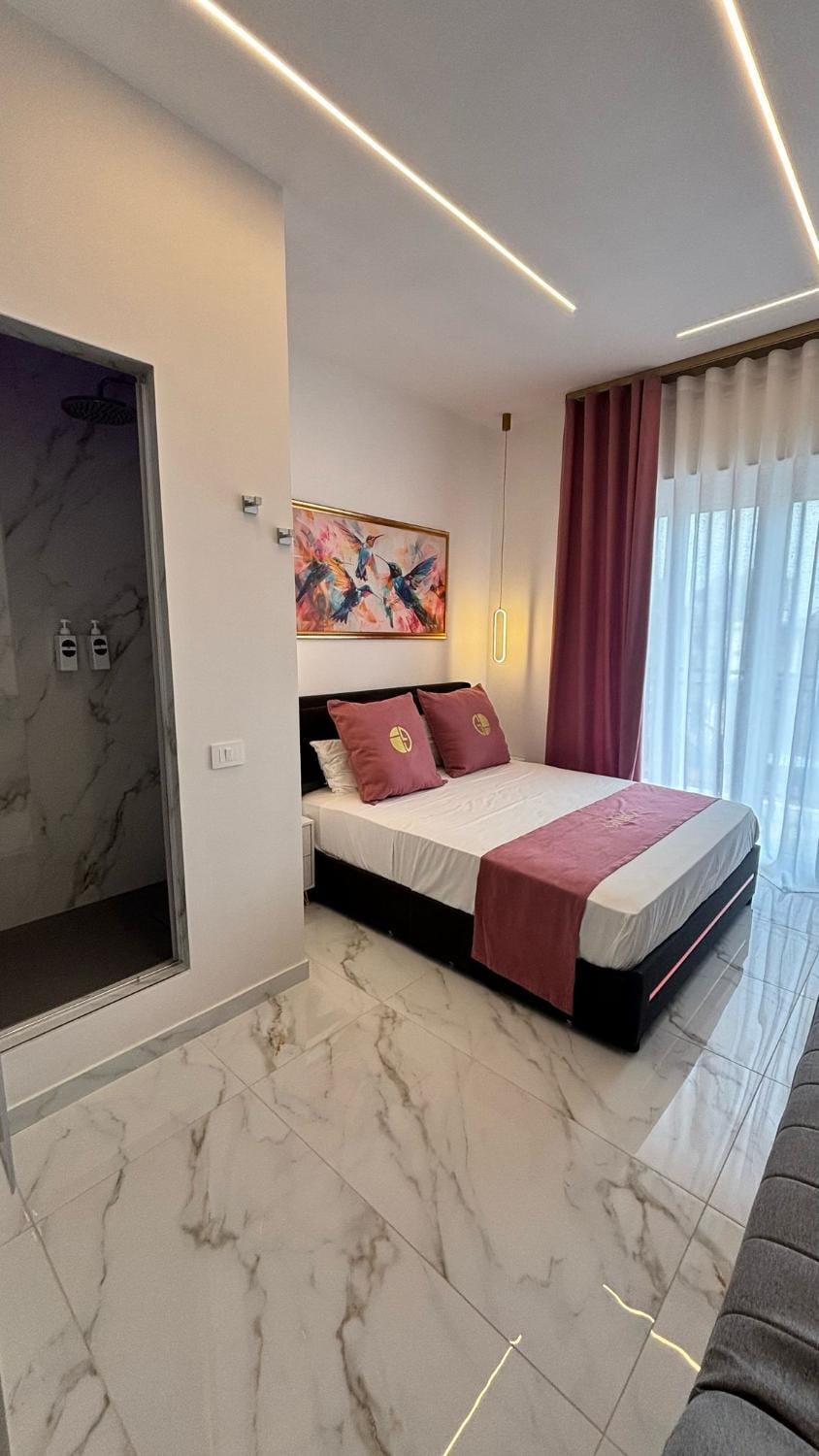 Bed, Photo of the whole room