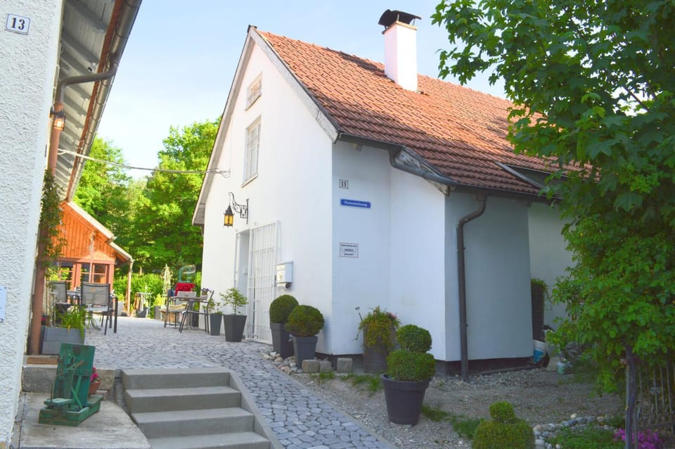 Property building, Facade/entrance, Neighbourhood