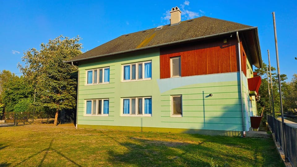Yellow Bridge Vendégház Hostel in Hungary