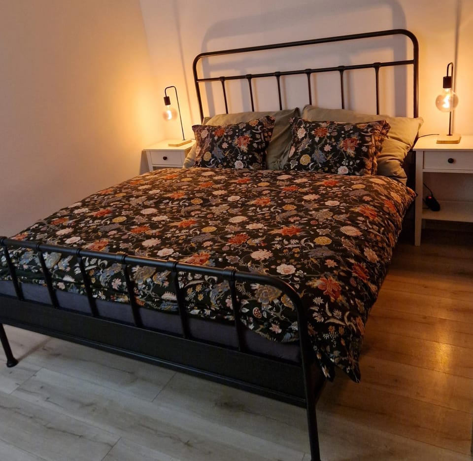 Bed, Bedroom