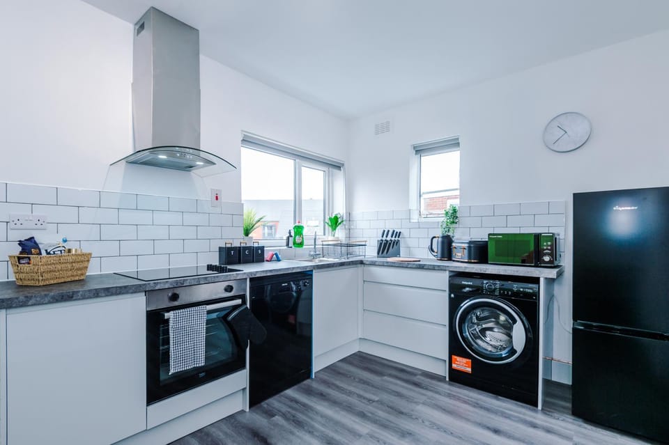 Kitchen or kitchenette, dishwasher, minibar, oven, pet friendly, stove, toaster, washing machine, dryer