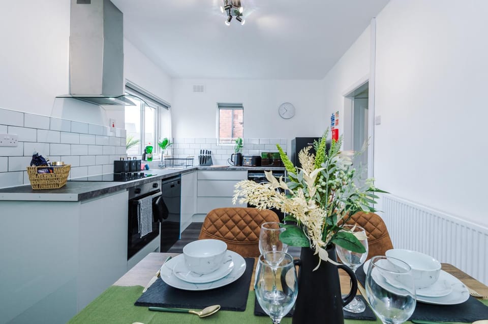 Kitchen or kitchenette, Food and drinks, Dining area, Food, minibar, pet friendly, stove