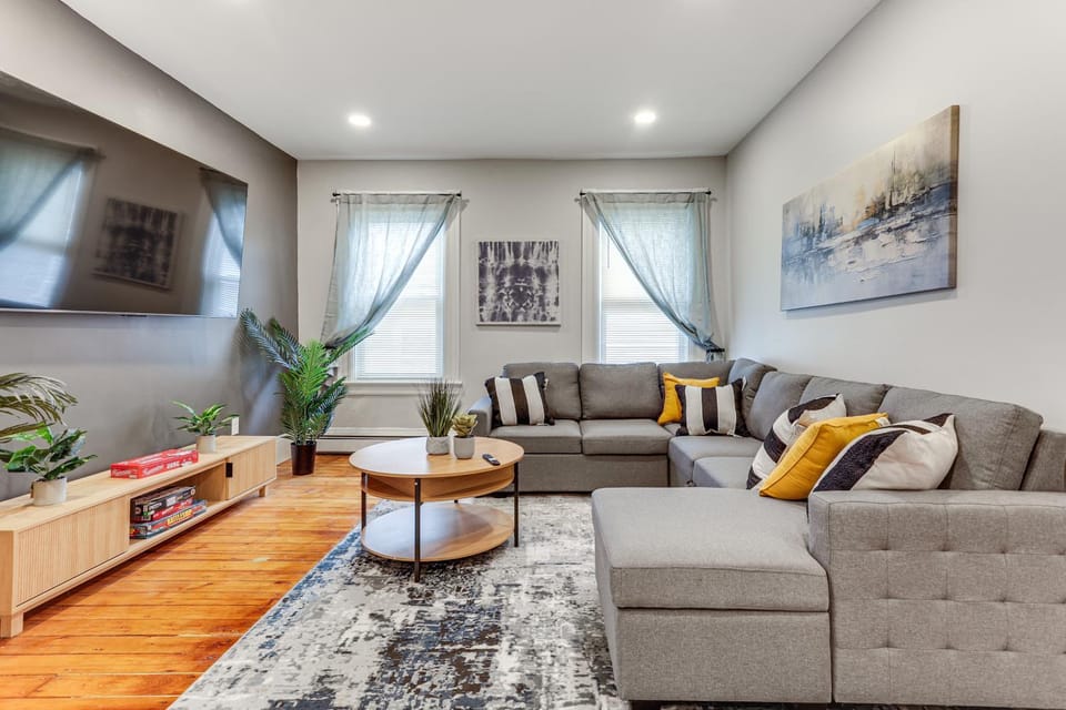 1 Mi to Dtwn: Pet-Friendly Providence Apt w/ Yard Apartment in Providence