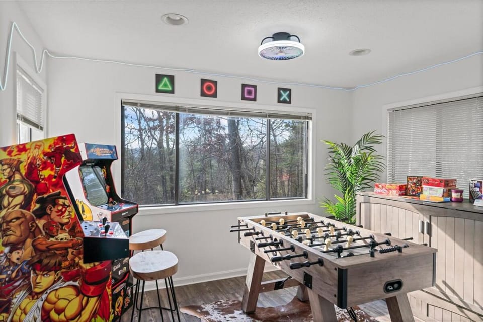 Resort Getaway - Golf, BMX trail, Hot Tub & Arcade! Apartment in Basye