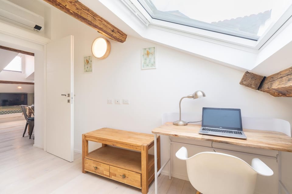 Seating area, Bedroom