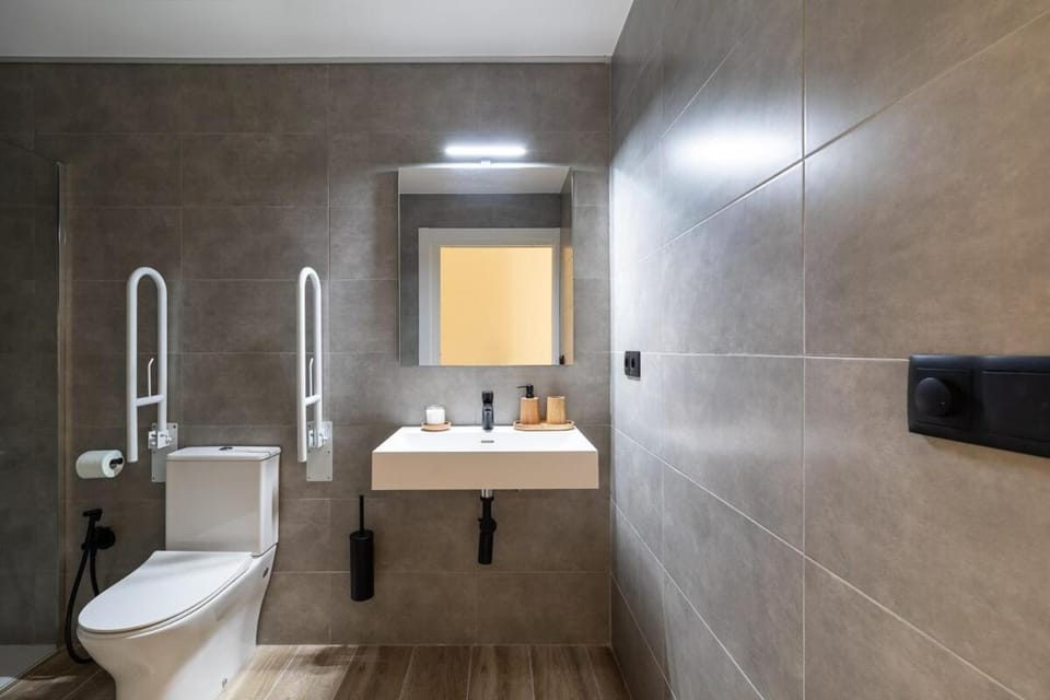Tao Suite 2 next to the Aquarium Apartment in Valencia