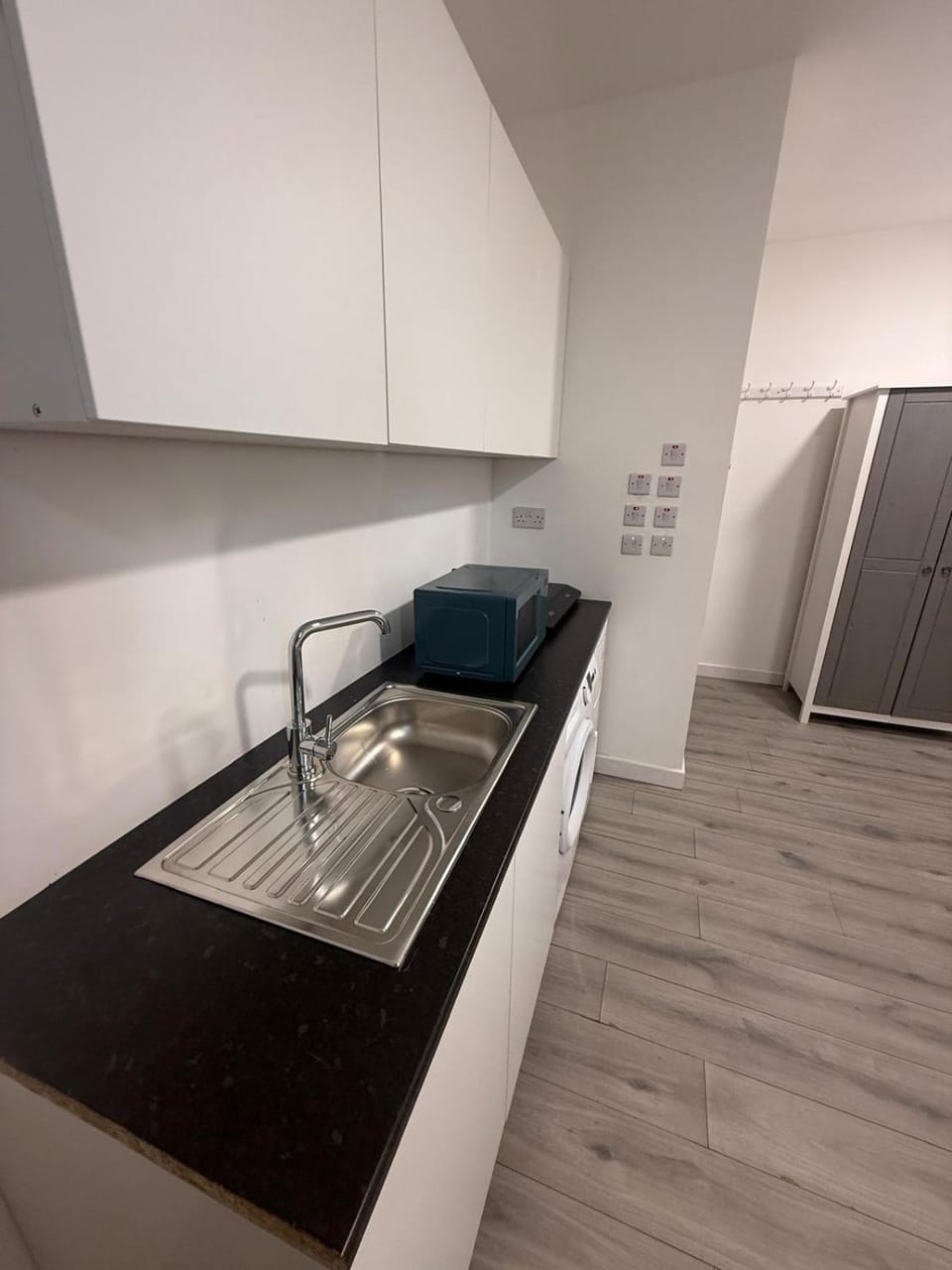 Lovely Studio Flat in Edgware HA8 Apartment in Edgware