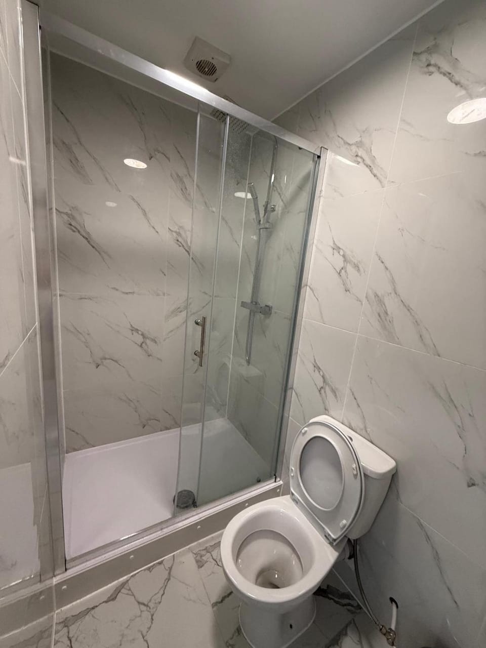 Lovely Studio Flat in Edgware HA8 Apartment in Edgware