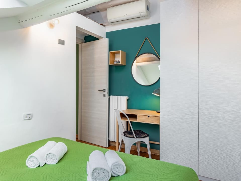 Bed, Bedroom, air conditioner