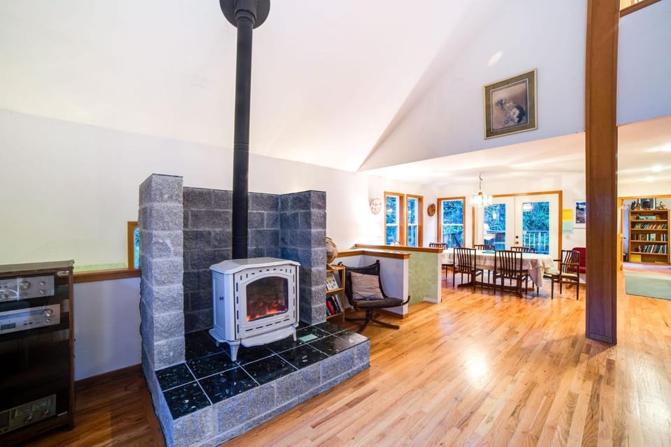 Living room, fireplace