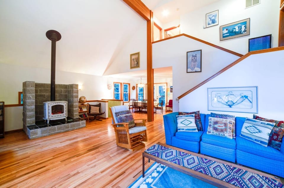 Living room, fireplace